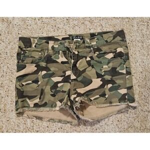 Venus Camo Shorts Frayed Hem Low Rise‎ Casual Trendy Green Size 2